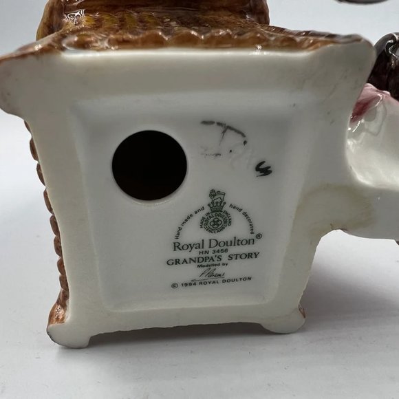 Royal Doulton Figurine: ‘Grandpa’s Story’ — HN 3456 - Picture 2 of 10